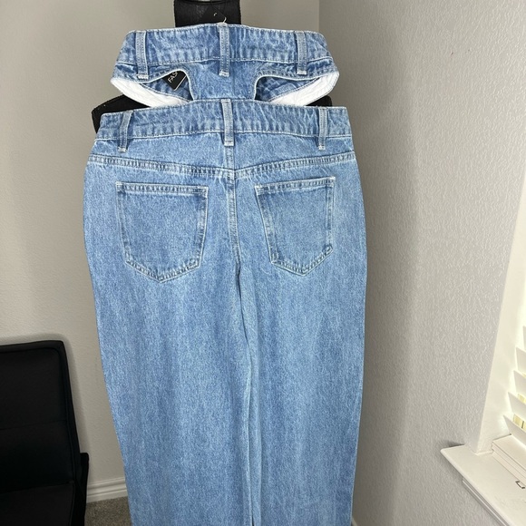 Fashion Nova First Glance Cut Out Waistband Straight leg Jean- medium blue wash. - Picture 6 of 7